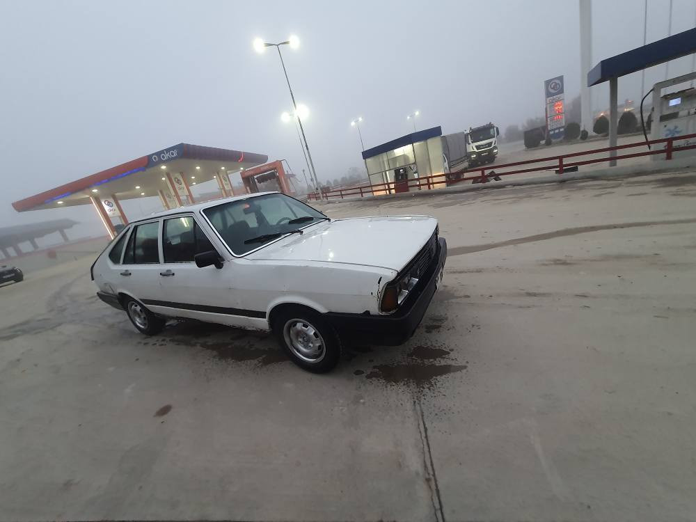 بەناوی،خوا بەڕازیلی مۆدیل 1985 ئاڕم پلاسیک سلێمانی گێڕ مەکینە جیتا 6 گێڕ گێڕو مەکینەکەی بەشەرت بەشەرتی فیتەر کارەبای بەشەرت گەرمی فڵچە هەموی بەقشەرت تەقەو ڕەقەشی بەشەرت زۆر جایزە سەیارەکە کەم بانزین ئەخوا جامی نەشکاوە ماڵی دۆستە لە سلێمانی سعری 12 مەعامەلە *********** السليمانية, العراق
