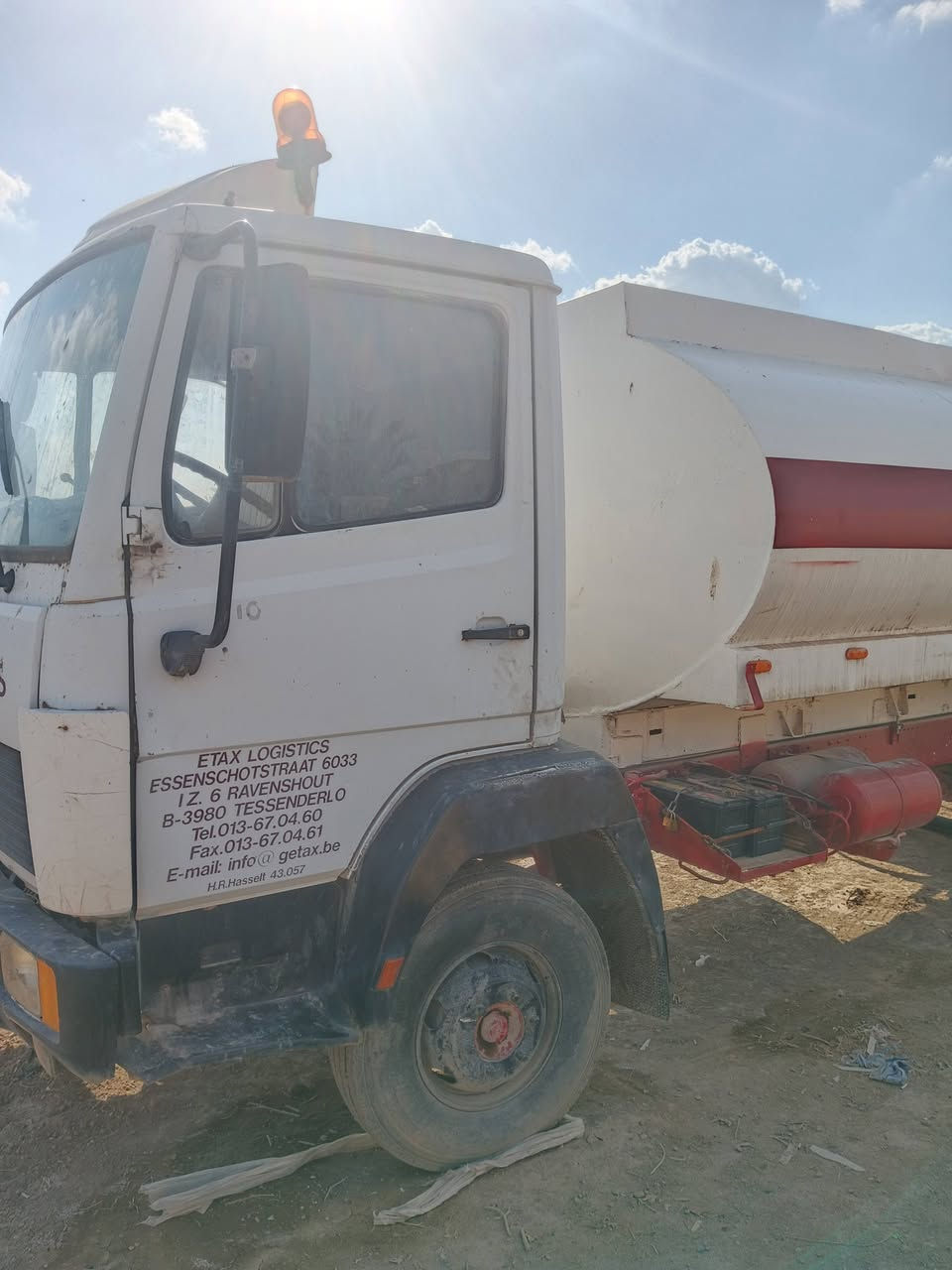 السلام عليكم تنكر للبيع رقم بغداد الماني مكينه وقير واكسن خيره من الله تانكن جديد سعر السياره 12 مليون وبيها مجال مكان بغداد المحموديه  ***********
