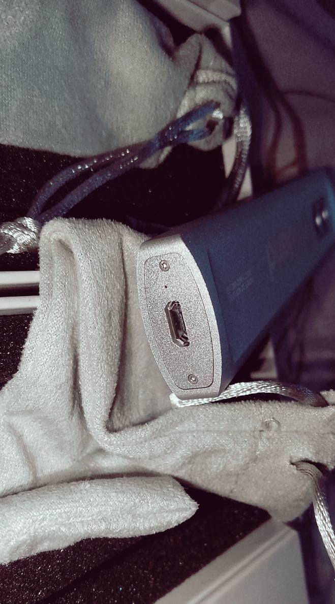 مال اشعة يوڤي اعتقد شحن المنيون ثقيل الجهاز
شنو استخدامه ما اعرف بالضبط 
قطعتين الي يفيدنه ينطي سعر التعامل بالتعليقات


**إذا كنت صاحب هذا الإعلان وتريد حذفه لأي سبب، رجاءا أرسل رسالة إلى الدعم الفني**