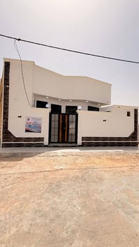 بيت زراعي م100 مربع بنيان حديث طابق واحد  العنوان حي الجامعة داخل مجمع...
