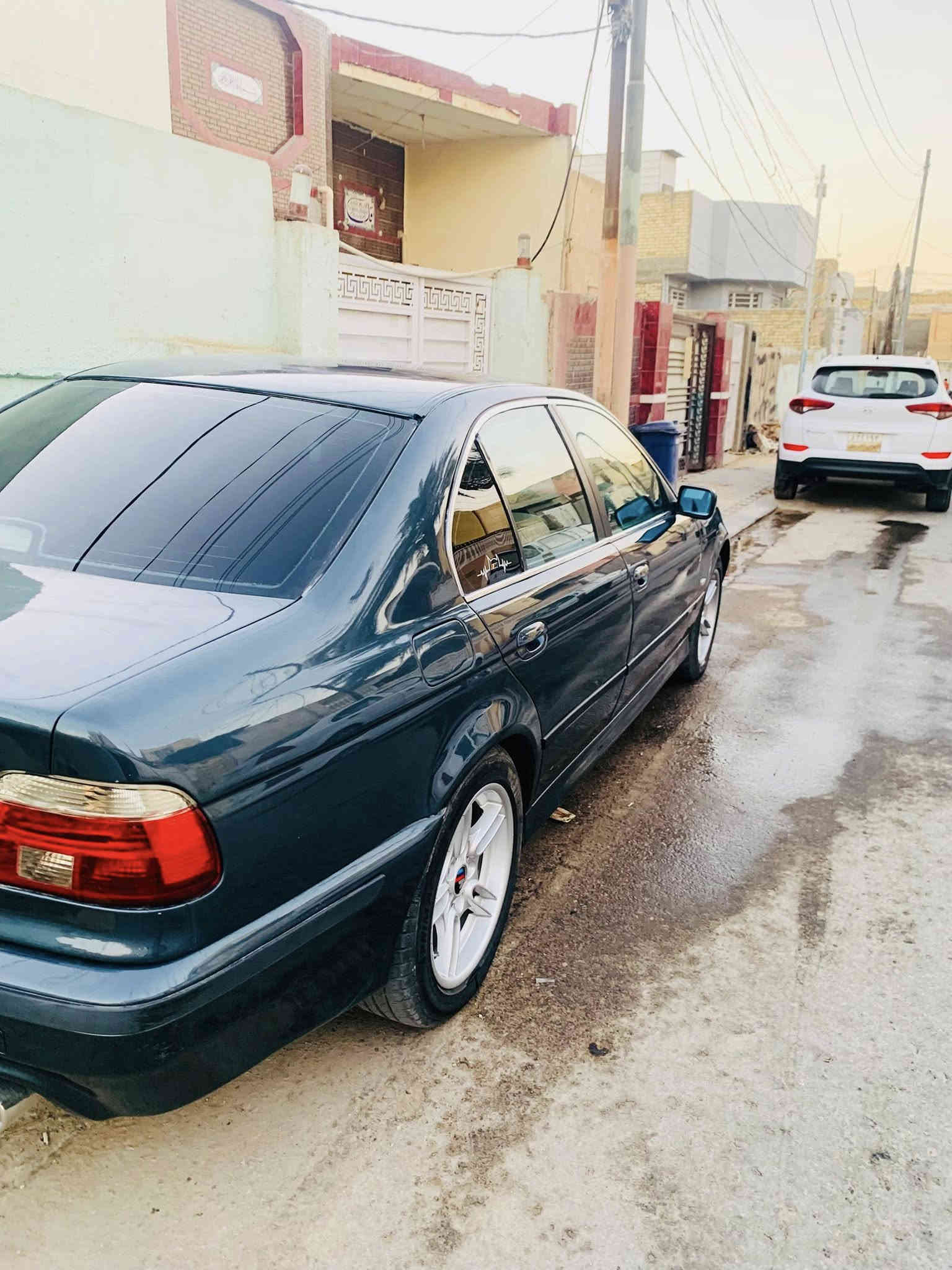 ماشاء الله سلام عليكم بي ام صقر سيارة مال جناي فول ما عدى الفتحة موديل 2000 530i للأستفسار اكثر 
***********
