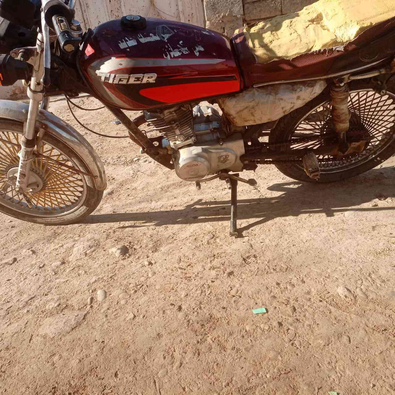 سلام عليكم موطور للبيع ٤ كير سعره ٢٥٠ مكاني ديالى الخالص قرية سعديه الشط هاذه رقمي ***********
