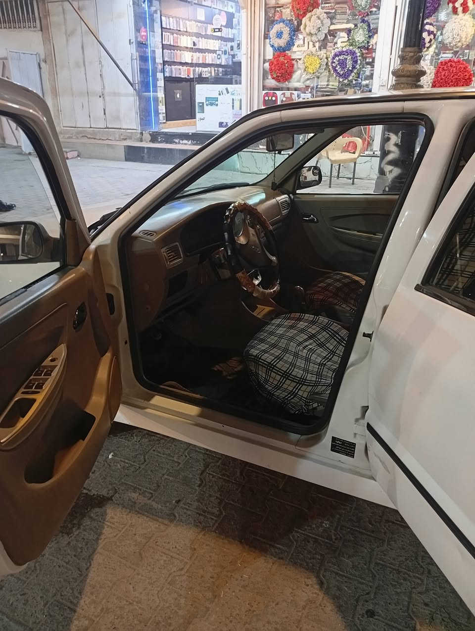 للبيع شيري كوين موديل ١٣ سياره مكفوله من كير مكينه تبريد حداديه تخم تاير كهربائيات بيها ضربه فقط جاملغ الخلفي بدون دواخل كما موضح بالصوره بدون ضرر في الحوض رقم نجف راعيها نجف السعر ٢٧ بيها مجال الاستفسار الاتصال بالرقم ***********
