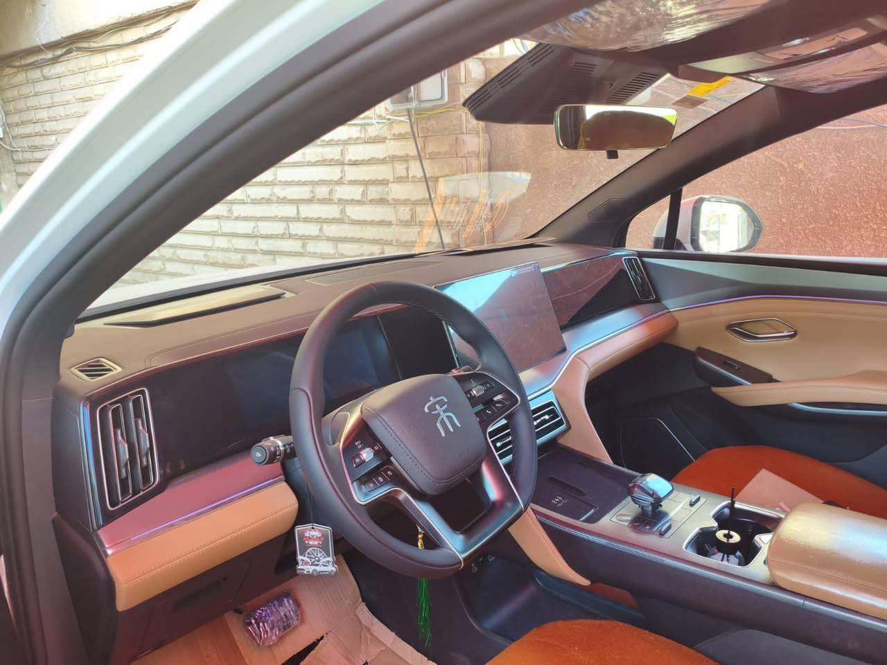 مكان سياره بغداد ورقم سياره بغداد
Song L flagship
السعر 32900وبيها مجال 
فول مواصفات كرسيين كهرباء كراسي تبريد تدفئه.. استيرن تدفئه..اناره محيطيه ..نقطه عمياء ..شاحن وايرلس ..بانوراما موديل 2025 ماشيه5000 بانزين وكهرباء كفاله عامه
***********فقط اتصال مابي وتساب
