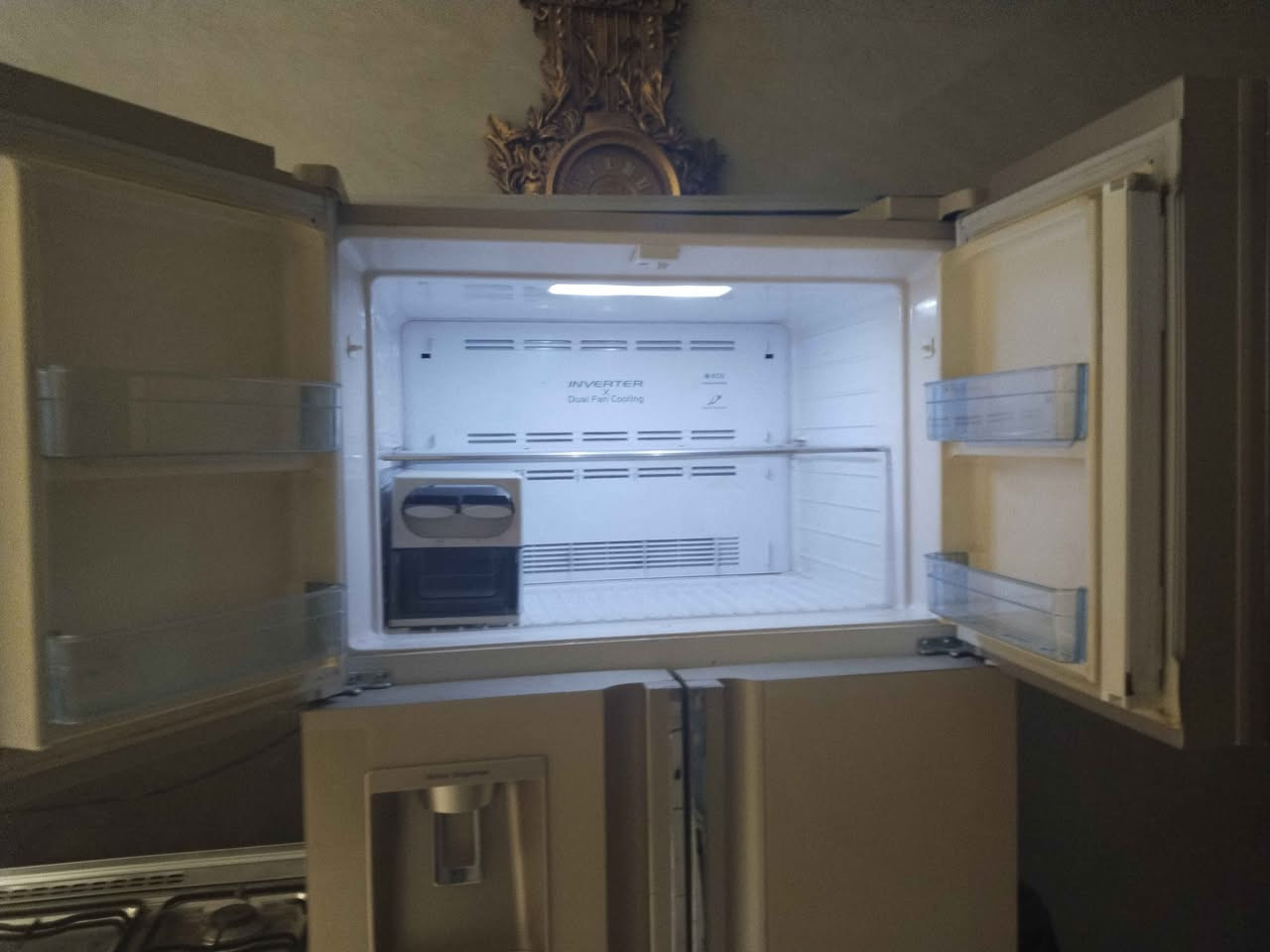 ثلاجه هيتاشي نضافه فول 4ابواب
طباخ كريازي مصري 
غساله صحون نوع شونك
درور مجرات من شركة ايتاكا 
لوحات قديمه 
حاسبات نقص بس شاحن 
*********** بغداد, العراق
