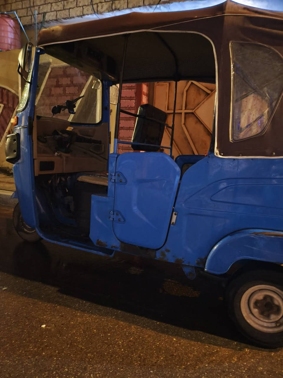 السلام عليكم
تكتك باجاج موديل 2021 شهر 9 رقم وسنوية جديده مرقمه ب25 وداخله هزه اصوليه كامله مكمله مكينته مفتوحه تجفيت شركه التكتك خير من الله گبل للشارع جادرها جديد تايراتها جدد بيها ضربه خفيفيه بارد موضحه بلصوره مابيها خياسات بس جوه الباب من الصفحتين وخفيف كلش گاعياتها مامخيسه نضيفه ومامتعوبه سعرها ب7وبيها مجال مستعجل على بيعتها 
الشراي يتواصل وياي ع الواتساب وبخدمته ***********
