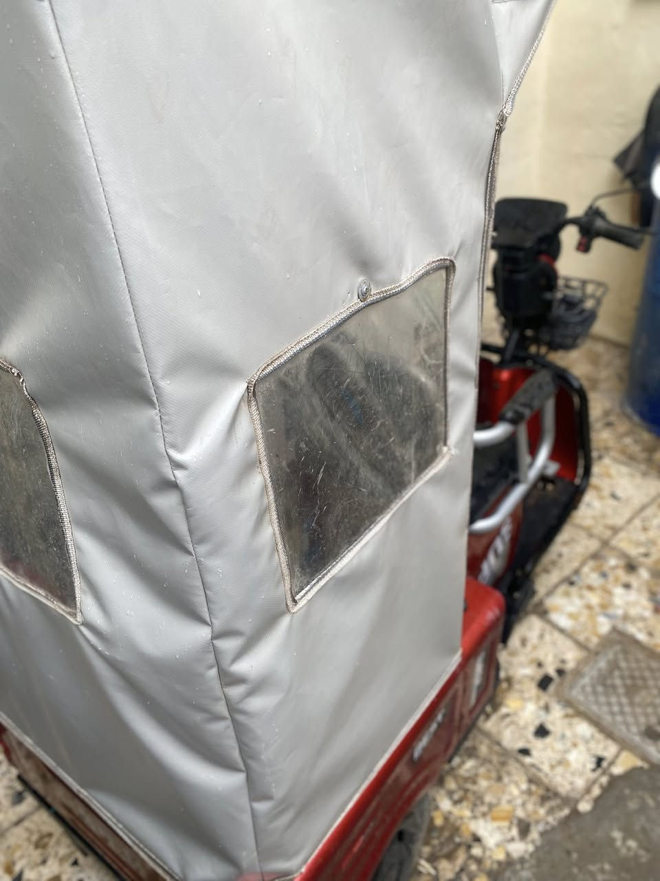 دراجه شحنه للبيع ڪُݪشي مابيه سعره 600وبيه مجال قليل مكان حله مركز المدينه رقم الهاتف: 
0789 396 7746
