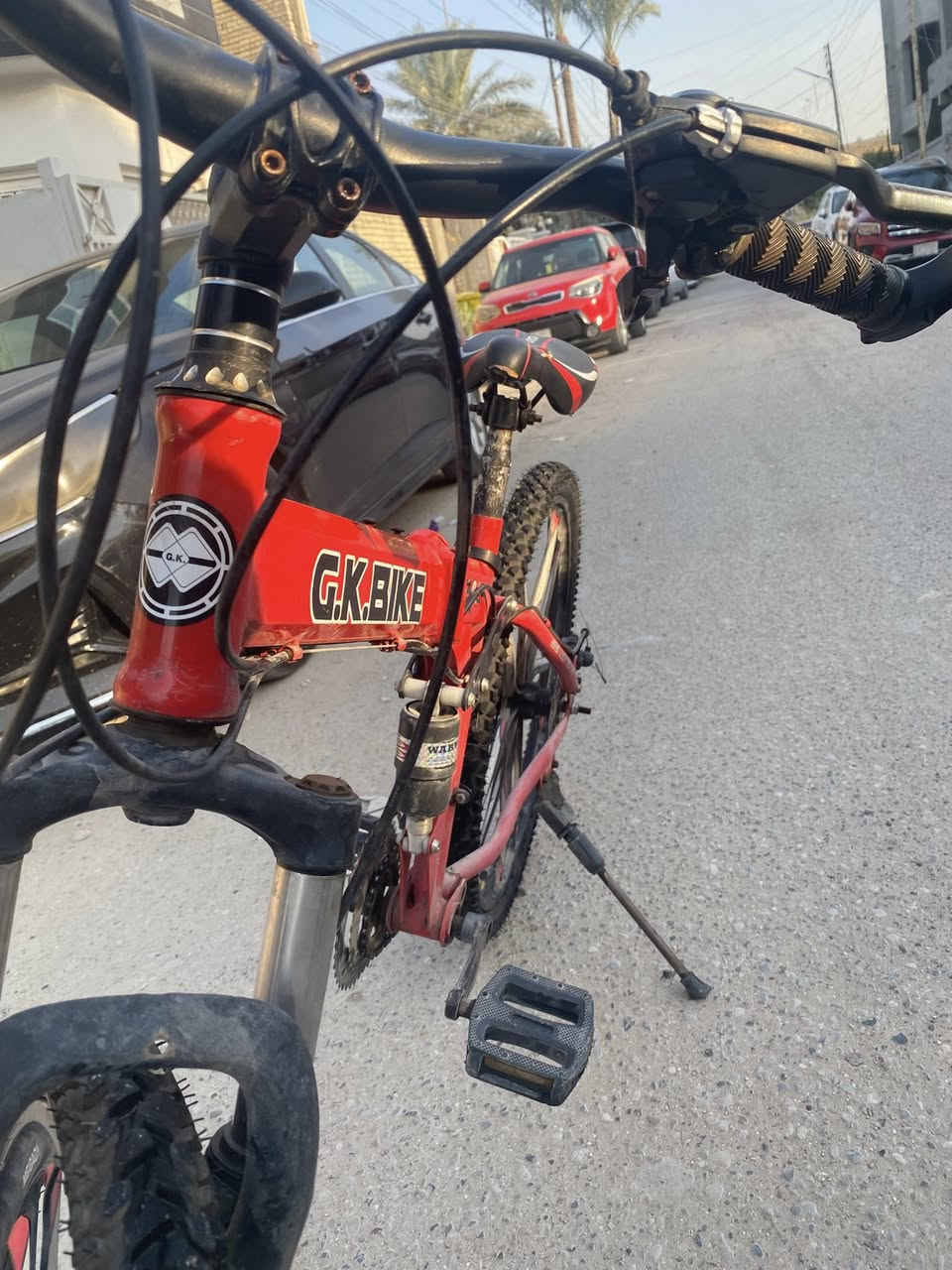 السلام عليكم بايسكل للبيع او مراوس دراجة بريك خلفي شغال دبلات فول تايرات جديدة مكاني بغداد حي البنوك رقمي  و***********
