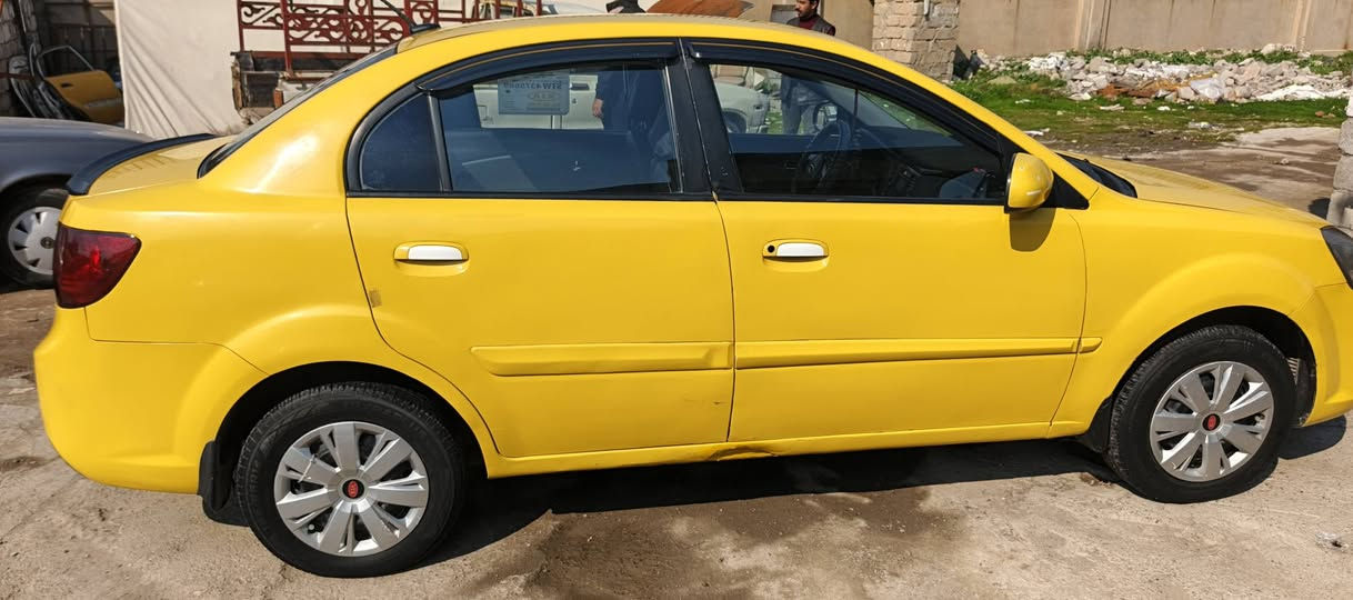 السلام عليكم كيا ريو 2011 محرك 16 فول توماتيك محرك كير شرط طخم تاير كيج حماوه طخمها نضيف شرط تحويل من شرعي هيئه غرامات صفر كاربون بانزين ضرر فقط مصطره مال جاملغ السعر 93 وبيها مجال عنوان حي القاهيره للستفسار ***********بي واتساب ***********
