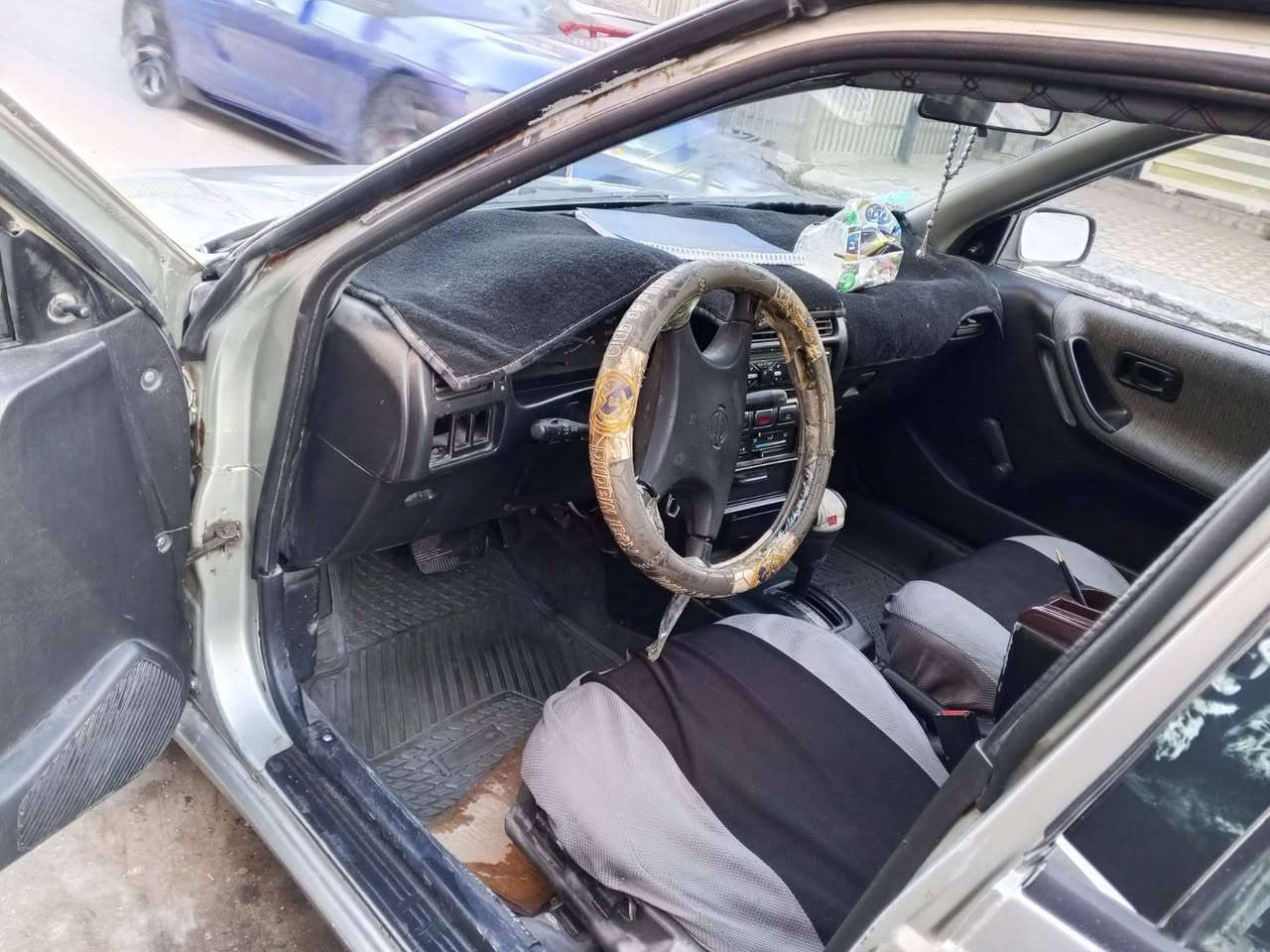 نيسان سني موديل ٩٠ مكفول من كير مكينة وتبريداوتوماتك وتخم تايرو دواخل ابلاديه وسنويه ٢٧ مشروع وطني مصبوغه الحزام  للجماليه سعر ٣٨ المكان شهداء البياع شارع المضخة الاول ************ ***********
