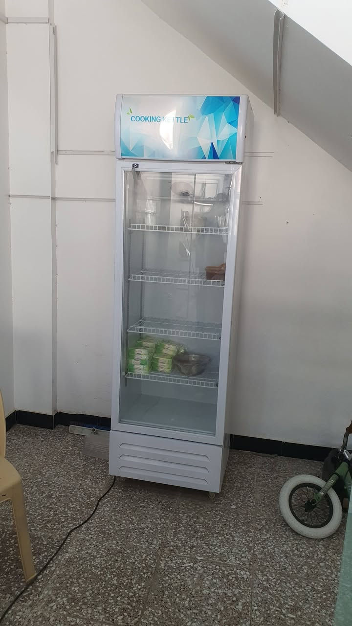 اغراض معجنات للبيع ..التواصل في النجف ***********
