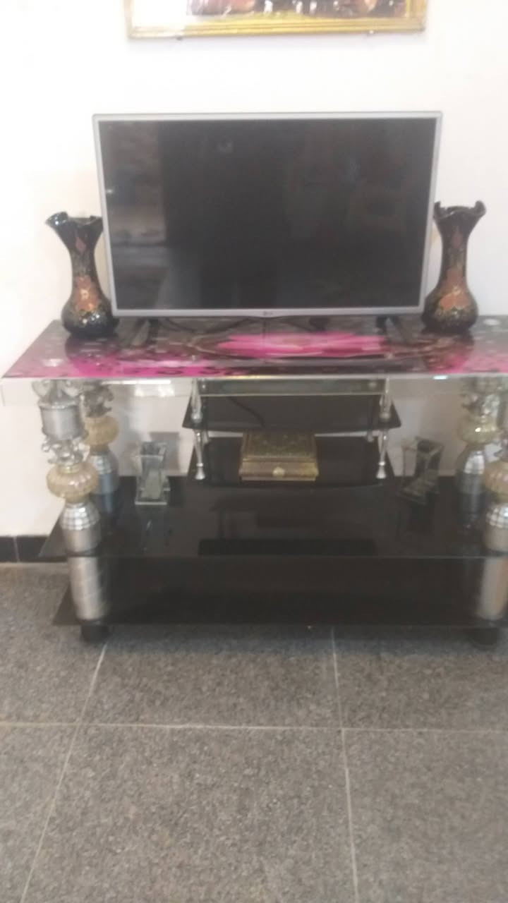 سلام عليكم بيع غراض منزليه كلمن وسعره
ميز مال تلفزيون نظيف جدا للبيع 
اوفن اكل شغال ونظيف جدا للبيع 
الاستفسار اكثر اتصل على هذا الرقم 
***********
