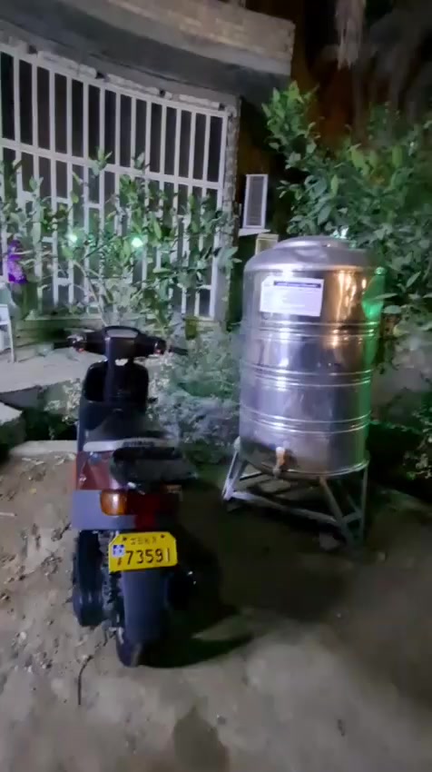 سلام عليكم دراجه للبيع السعر 450وبيه مجال بصيط العنوان كربلاء شارع احمد الوائلي***********
