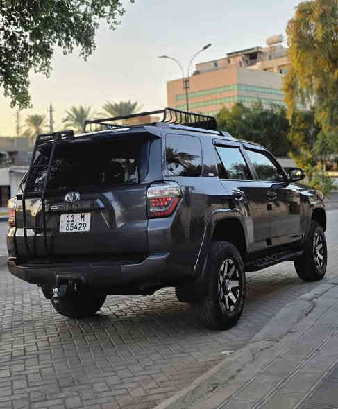 السلام عليكم للبيع فقط
TOYOTA  4RUNNER 2022
* تويوتا 4 رنر  وارد امريكا
* فئة بريميوم SR5 premium
* محرك 6 سلندر  / V6 
* موصفات 1/1 
* بصمة 
* فتحة سقف ( سلايد )
* فور ويل ( 4*4 ) 
* مانع تزحلق مع نظام  المنحدرات 
* شاشة كبيرة لمس كار بلي اصليه 
* كاميرا خلفية 
* داخل أسود 
* كشن جلد هيتر 
* رادار أمامي و جانبي وتحديد مسار 
وتثبيت سرعه وتوقف ذاتي مع اشاره ترحيب 
* اضافات للسياره بصمه خارجيه مال سرقات + سيبايه + درج مع كشاف ضبابي مع حاجب لد سكن واشاره + هوك خلفي + كصة بنيد 
* كشنات كهرباء 
* تحكم ستيرن جهتين مع تبريد قطعتين 
* الجامه الخلفيه الصندوق اوتو 
* تخم سبيسرات ترفيع السيارة للاعلى اصلي مع دبلات ولويات عالية اصلي
*السياره وياها تخم ويل فيول الأمريكي الاصلي وليس التجاري حجم ٢٠ سعره بل موقع ١٨ ورقه مع تايرات جبلي نظيف كلش
* السياره ( ٥ )  راكب 
* ماشية ٤١ الف وقابل للزيادة
* جاملغ أمامي تبديل + بنيد تعديل وصبغ
* رقم بغداد الانكليزي الجديد هزة جديده تحويل ثاني يوم
* أيرباك غير سليم 
* رقم الشاصي JTENU5JR4N6035910
السعر 308 بيه مجال بسيط السياره مكلفتني هوايه وبل عافية ع ياخذها مناقصها شي
غير متواجد على النت الاتصال ***********
مكان السياره بغداد الكرخ
واسف ع اطاله Colombo
