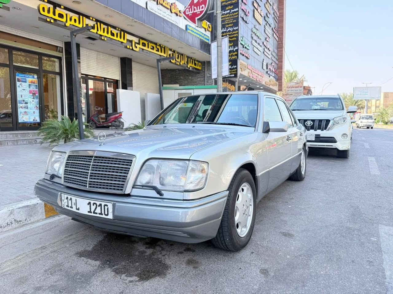 السلام عليكم. مارسيدس دب  E300 موديل 91محرك عنكبوت سياره جديده تخبل لاضربه ولاابد مصبوغه عام وعليههppfسياره مغلفه  السعر 93 وبيه مجال وهذا رقمي*********** مكاني كربلاء طويريج
