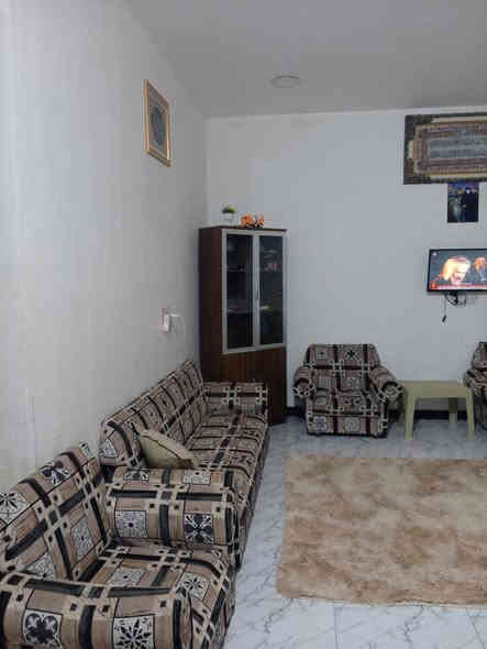 بيت بحي الحكيم قريب علحولي سند 25 مسجل بلديه مساحه 200بناء اساس طابوك بناء بلوك السكف صب لارضيه بورسلين ابياض كهرباء دفن غرفتين وهول ومطبخ وستقبال بناء بلوك لاساس طابوك  شارع سبيس محدول 
بكان كلش حلو السعر 34 بيه مجال الستفسار ***********
