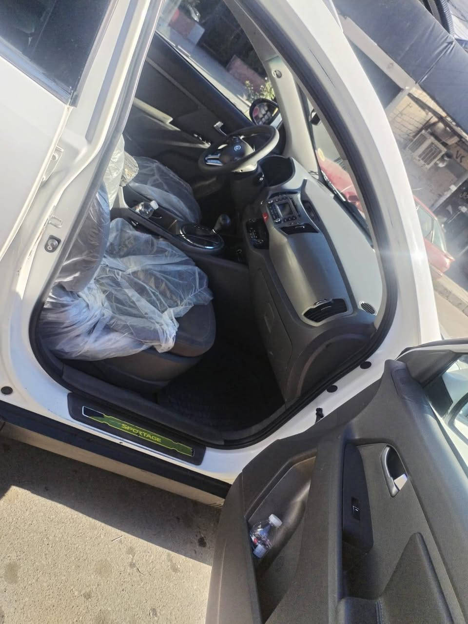 مراوس مع اوباماموديل ٩أو١٠والخاص مفتوح ***********بي واتساب واخذ فرق سعرها ١٢٥ورقة فول السيارة موديل ٢٠١١ والماسنجر مفتوح..
