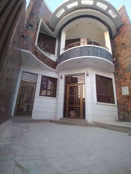 على بركة الله🌷
مشتمل  للبيع طابقين في حي الخضراء مساحة ١٣٠ متر ثلاث غرف نوم  بناء ٢٠٢٣ في مربع الاول قرب بيت حجي اسعد سعر مناسب /مؤجر حاليا ٣٥٠ الف بالشهر بقية التفاصيل على الخاص او الاتصال على الرقم ***********
