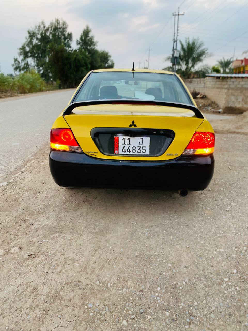 السلام عليكم ورحمة الله وبركاته
لانسر موديل ١٠ شركة العامة 
رقم بغداد انكليزي 
مكينه كير مكفولات 
صدر جيد ٨٠٪
تخم تاير نظافه ٨٠٪ 
السيارة بدون ضربه بدون تبديل شرط وبيه صبغ ٣ قطع وهلالات 
السعر ٧٠ وبيه مجال لشراي 
تلفون / ***********
مكاني / ديالى / دلي عباس
