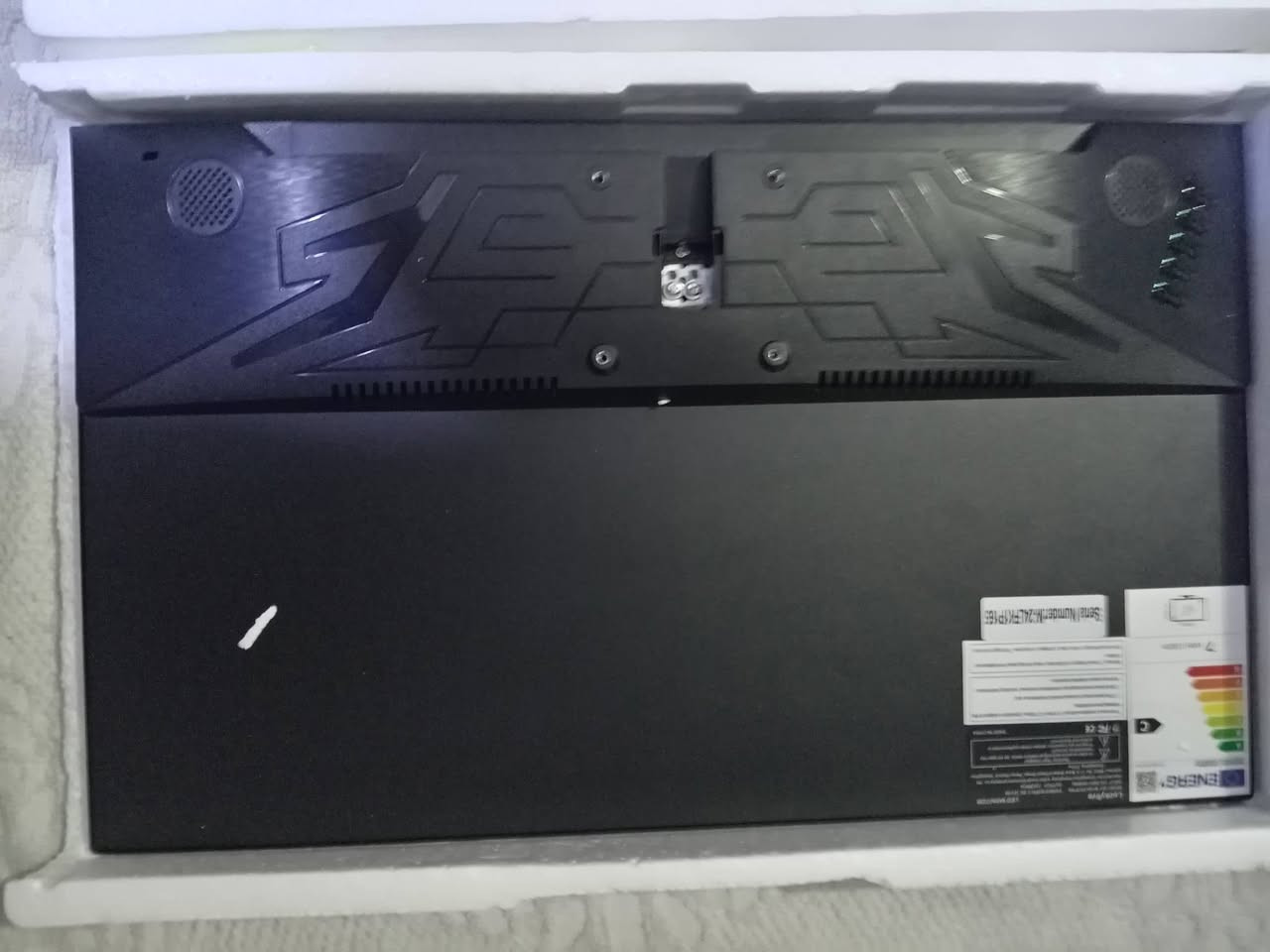 شاشه بهذا الشكل مااعرف كلشي بيها مثل ما موضح الصورة


**إذا كنت صاحب هذا الإعلان وتريد حذفه لأي سبب، رجاءا أرسل رسالة إلى الدعم الفني**