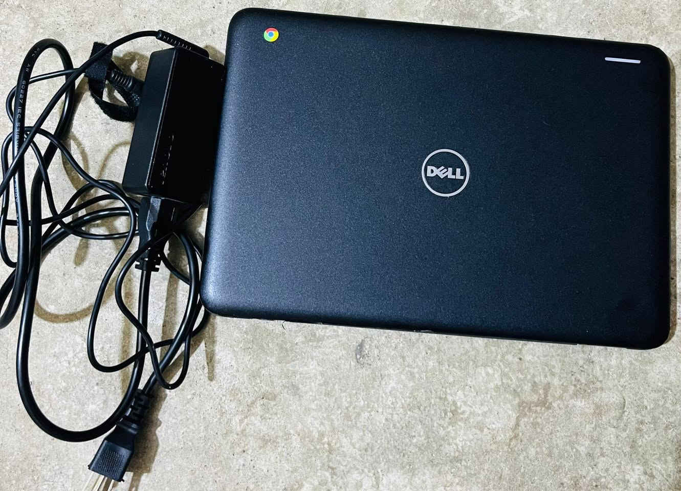 السلام عليكم حاسبه Deel نضافه فول كامله شاحنه موجوده فول نضافه انترنت شغال مفرمته كامله فقط البرامج انت تخليهن السعر 85 وبيها مجال مكاني بلدروز هذا رقمي *********** الموشراي ليدوخني ولا ادوخه ولا يدخل خاص
