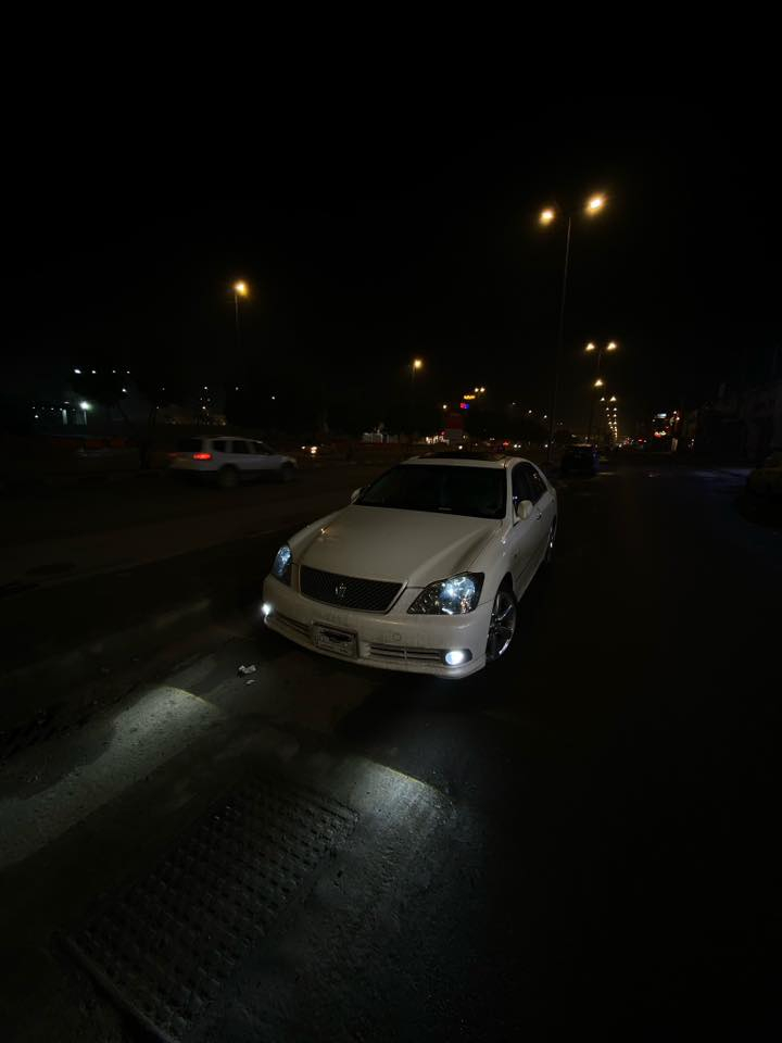 السلام عليكم للبيع كراون شاهينه 2005 اصل السياره رقم بغداد وكاله فقط السياره كصه قماره والباقي كفاله اصوليات رسميات نقل كله كفاله كير محرك كفاله حداديه نص ونص 
مواصفات السياره شاصي 82 
3 دكم فتحه
مثبت سرعه 
لايت عيون
5 قطع لايت دوار
اثيلت اصل 
داخل جلد اسود 
ويل دنكه 
عتب توماس رياضي 
5  بصمات 
كشنات 2 كهرباء 
تدفئه كشنات 
السياره كلش نضيفه ماشاء الله
للبيع فقط الأستفسار 
***********
