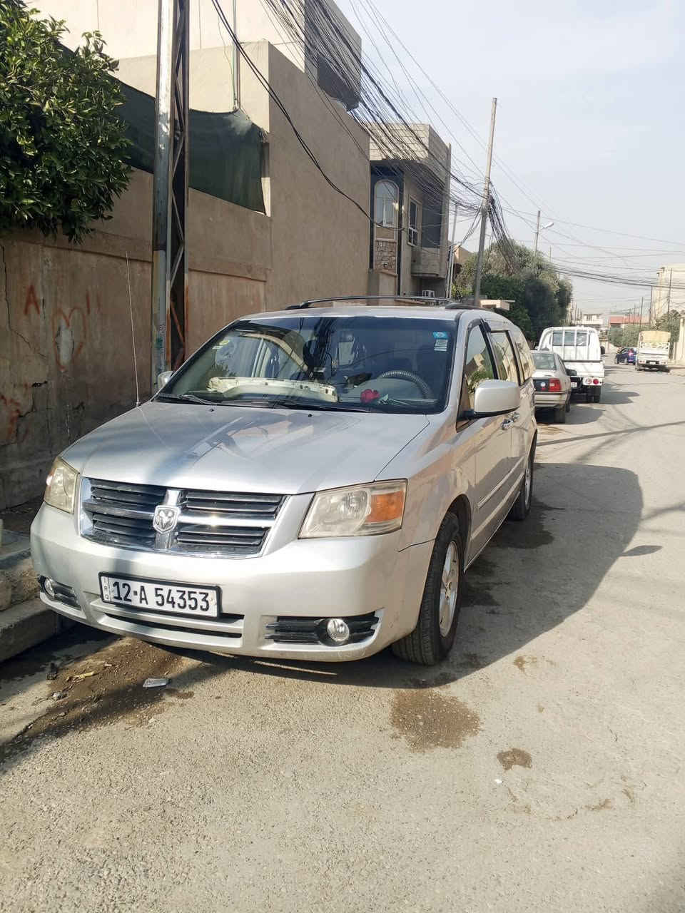 دوج كرفان 2008
بيها قطعتين 
باب السلايد جاملغ خلفي 
محرك كير خير من الله شرط 
كير البارحه بدلته 
سياره رقم نينوى اجنبي 
فقط بس تحويل 
السياره منظومه غاز وبنزين 
سياره مواصفات ثلاث شاشات 
ثلاث قطع تبريد وتدفيه 
طاخم تايرات جديد 
السياره كهربائيه كلها ميكانيكي 
طخم القدام والوراء جديد 
السياره جاهزه 
كربون بنزين بي 
مكاني موصل حي الميثاق 
الاستفسار اتصل على الرقم ***********
السعر110وبي مجال
‏‪***********‬‏
