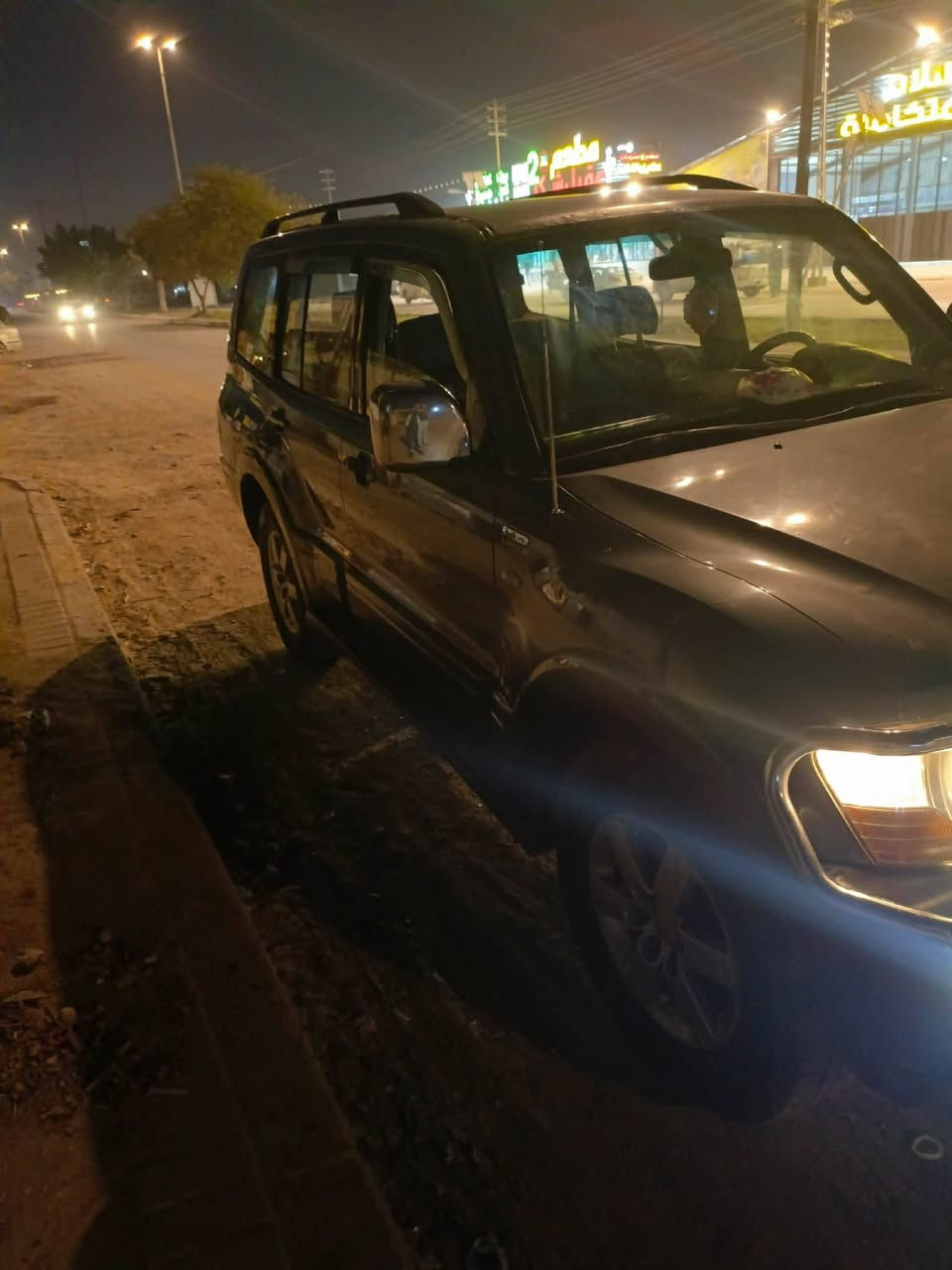 باجيرو موديل 2006 رقم بغداد سنويه بعدها ماصاقطه
مكينه وكير وحداديه جدد
تبريد ثلج تدفه شغاله تخم تاير ٧ راكب سياره مال جناي مكاني نجف سعره 82 رقم ***********
