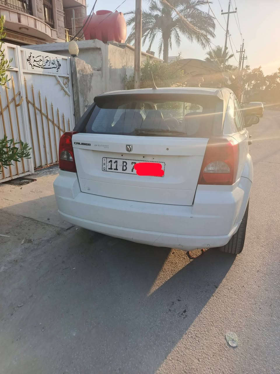 سلام عليكم دوج كاليبر للبيع ٢٠٠٧ رقم بغداد 
محرك كير خير من الله 
 تبريد شغال ثلج 
كهربائيات كلها شغاله كامله 
غرفتها جديده تخم تاير جديد أي نقص مابيها
السياره كامله من كلشي ونضيفه 
تحويل مباشر مكان السياره بابل
السعر 55 وبي مجال 
***********
