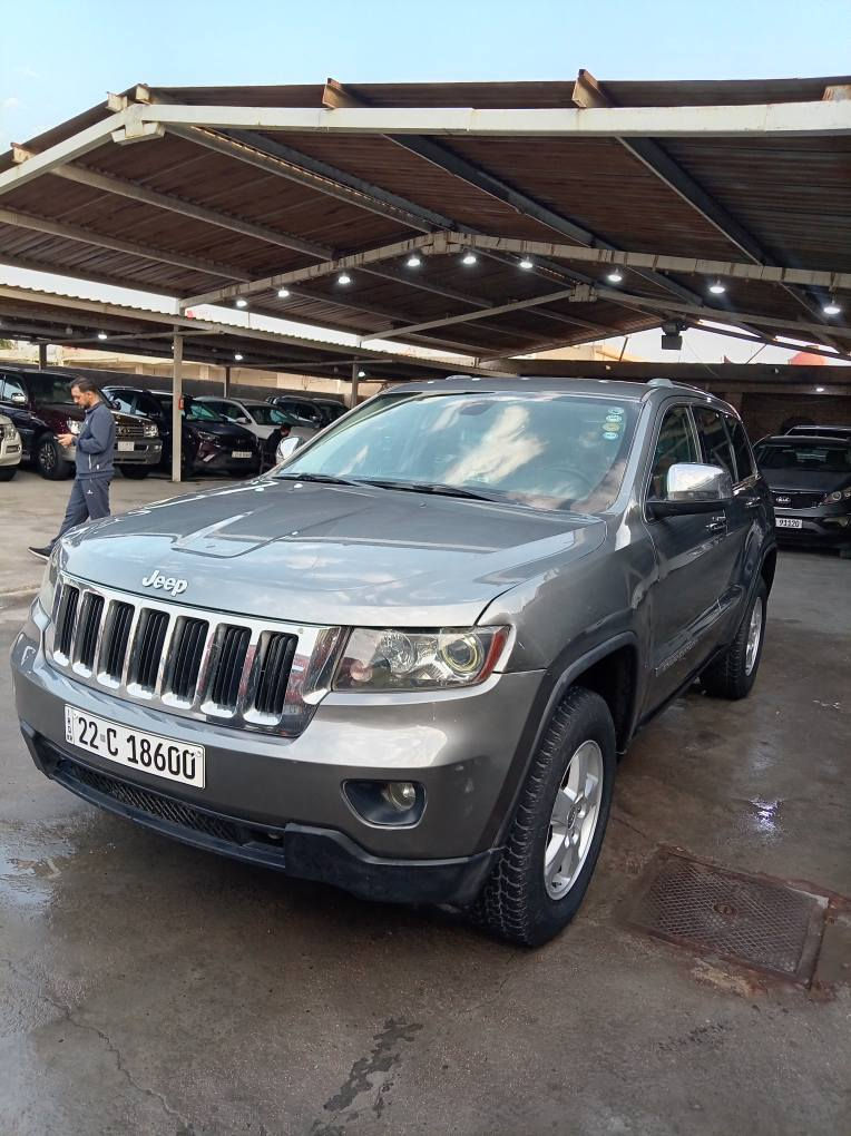 سلام عليكم 
جيب لريدو 2012
سياره جاهزة من كلشي

كندي بدون أي ضربه فقط بيها صبغ جاملغين اماميات أو  جاملغ خلفي
السياره توني امسوي حداده اماميه اوخلفيه ومكلفتني 750 ألف ولوصل موجود
السنويه توني امجددها 
السعر 145  ايذ امروس هم عادي  مكاني البصرة معرض الرفدين تواصل واتس *********** أربيل, العراق
