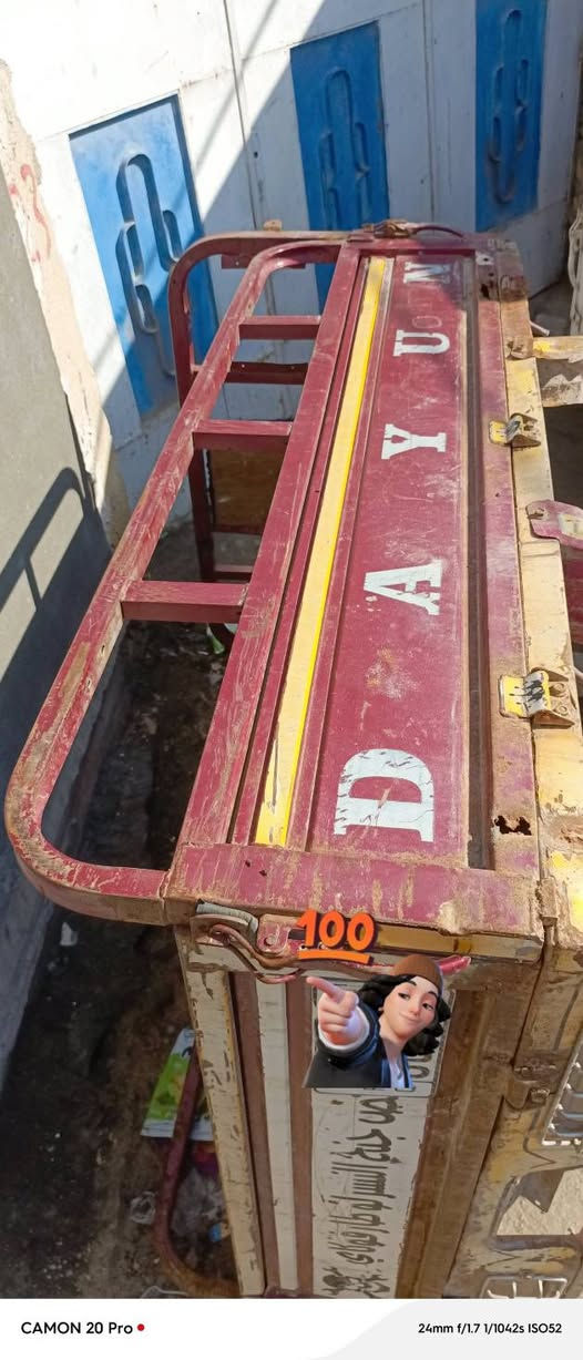 سلام عليكم
بدي ستوته للبيع 250وبي مجال 
***********
