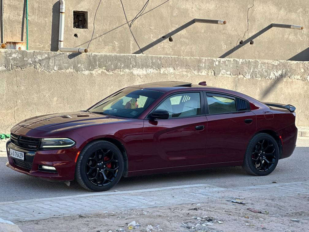 جارجر 2017اصل sxT وارد امريكي  فول مابيه نقص مواصفات 
فتحه سقف
تشغيل عن بعد
خزن في الابواب
مانع انزلاق
تدفئه تبريد مامي خلفي 
كير طياره وبعد بيه هواي مواصفات
سياره بسمي تحول ثاني يوم رقم الجديد دولي سنويه 2030 تقرير سرقه كشنات بيه باب بدل بدون صبغ ونفس الباب بي شخط مكحل سعر 199رقم ***********مكانب بصره ابو الخصيب البصرة, العراق
