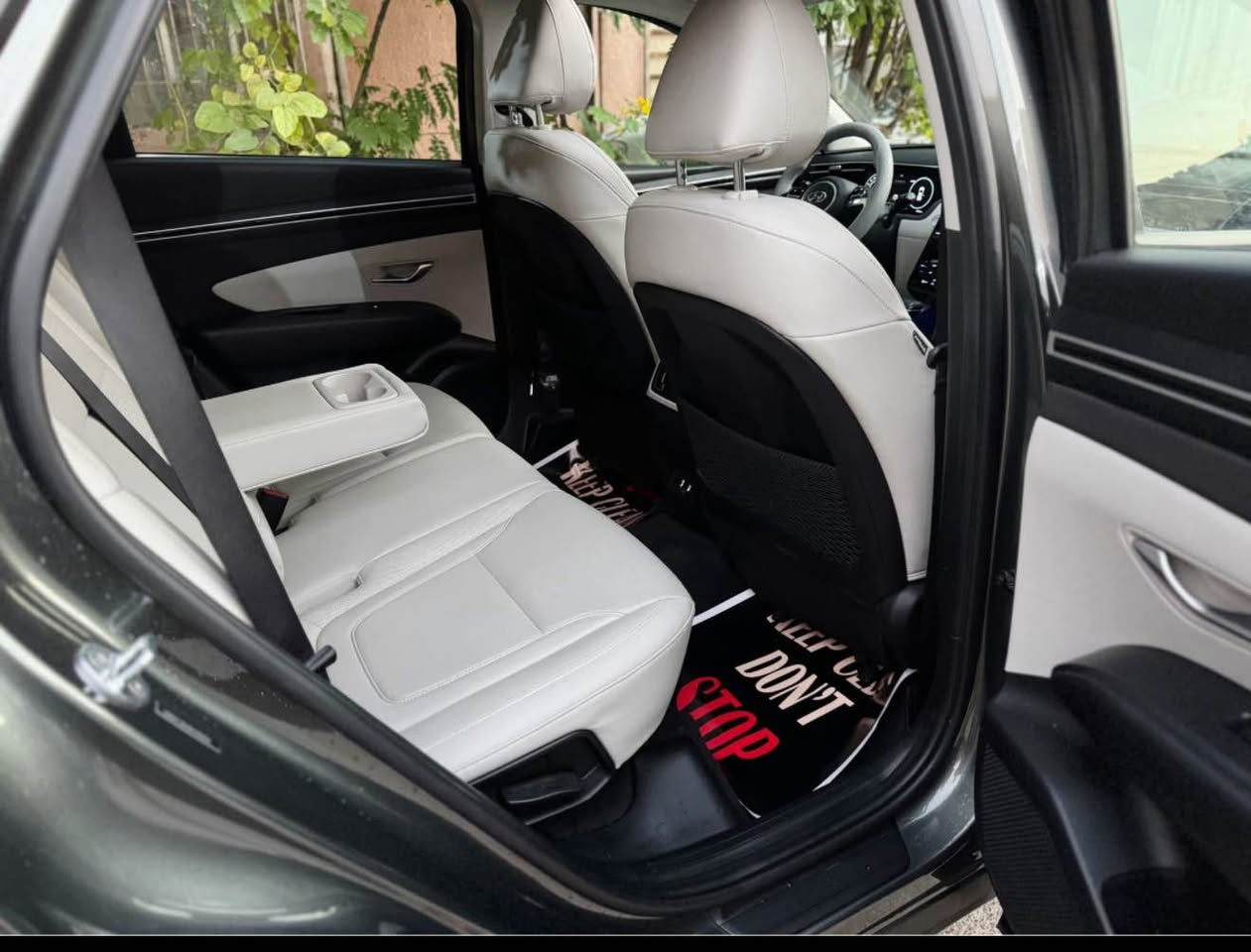 توسان 2023 ( بدون ايرباك ) فول مواصفات
اخت الكلين ( بدون تبديل وبدون ايرباك السياره كلها ليبل واحد ) الصور بالمشنور وعندي بيها سونار 

جديدة جدا وع وضع الشركة نظافة ١٠٠٪؜
ماشية 28 فقط 
دخول وترقيم جديد 
 
الكشر كله مكفول لاشخوط لارصعات والداخل جديد 
محرك ٢٥٠٠ - داخل لونين ابيض واسود 

فتحة ( سلايد ) - كشنات جلد  - رادارت 360 (امامي خلفي جانبي) - شاشة العدادات الكترونية (ديجتال) - تشغيل عن بعد - نقاط عمياء - شاحن وايرلس لاسلكي - صندوق كهرباء - تحديد مسار - تدفئة كشنات  - كشن كهرباء - اشاير بالمري - بصمة تشغيل وابواب - دخول ذكي  - نظام ترحيب - اوتو هولد - اوتو ستوب  - قيادة ذاتيه  - مثبت سرعة - توقف ذاتي امامي خلفي  (مانع التصادم )  -   تحكم ستيرن - وبعد بيها هووواي مواصفات 

‎السيارة جديدة بمعنى الكلمة وبالواقع بعد احلى وجاهزة من كل النواحي بدون اي نقص وكل التفاصيل مذكورة بالكامل 

‏‎السعر 208وبيها مجال كلش بسيط
مكاني بغداد 
‎‏‎للأستفسار هذا رقمي
*********** بغداد, العراق
