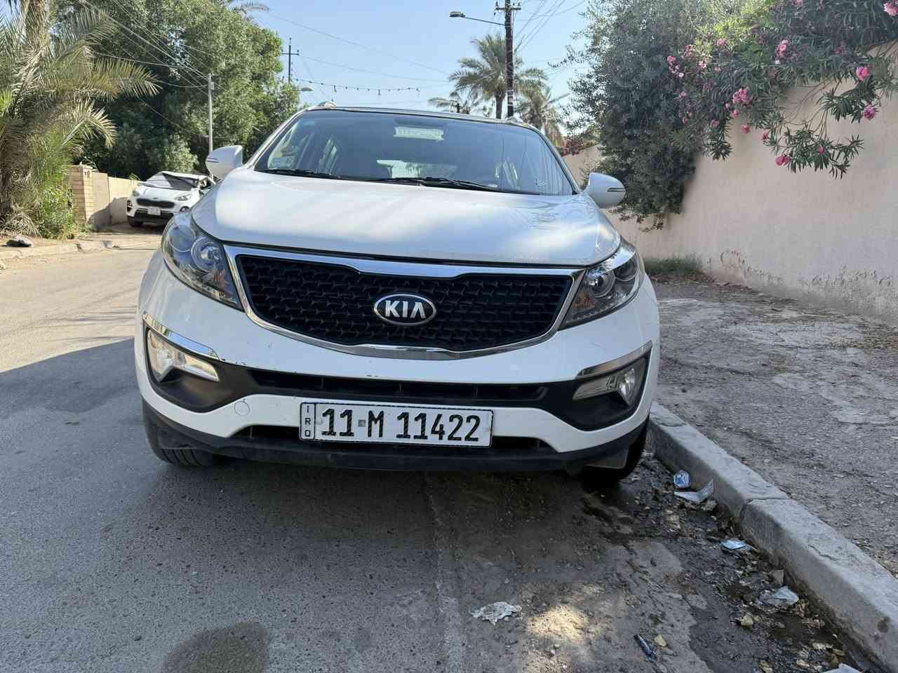 سبورتج 2014 ماشيه 93 نضيف جدا
تبريد قطعتين
رقمه مميز
دفع رباعي
كشن رياضي
كير ومكينه جدا نضيفات
***********
