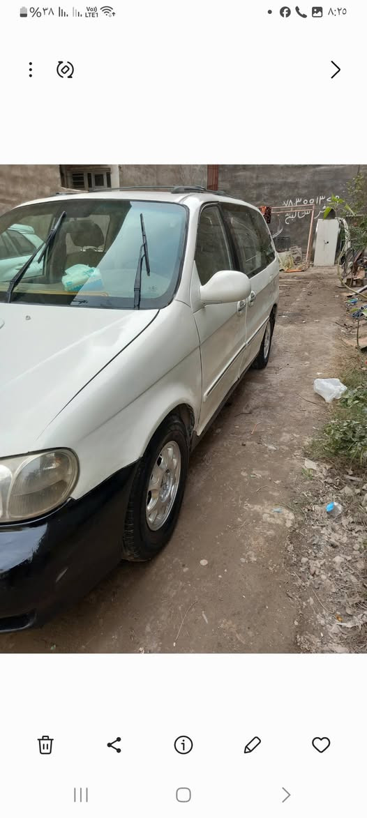 السلام عليكم من رخصة الاداره 
وين الي ميحب يصرف
كيا كرنفال موديل ٢٠٠٠ كاز كير عادي 
٩ راكب خصوصي 
محرك كير نضيفات السياره مكفوله من اي ضربه قويه غرفه جدا حلوه ابطاين حلوات 
كهربائيات كله شغاله صدر زين تايرات زينه 
مصبوغه احزام سعر ٤٩ وبيه مجال حك الجيه جماعة ال ٤٠ لا تخصر رصيد 
وت ساب *********** مكان السياره بغداد
