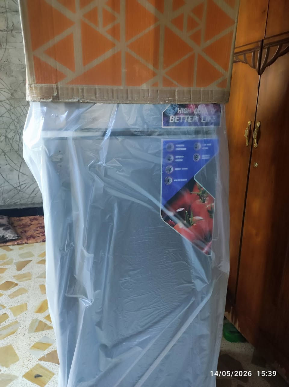للبيع 🔴   ثلاجه بالكرتون مامستخدمة ابد لون رصاصي 
                
      
                مبردات عدد ثنين مستخدمات نضافه كدام العين 

وهذا رقمي الشراي يتصل.     ‏‪0750 225 3902‬‏
