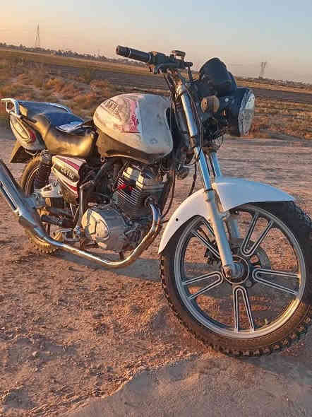 سلام عليكم دراجه بانده موديل 17 للبيع 
سعر 250وبي مجال 
رقم *********** وتساب بس معلق لخط
