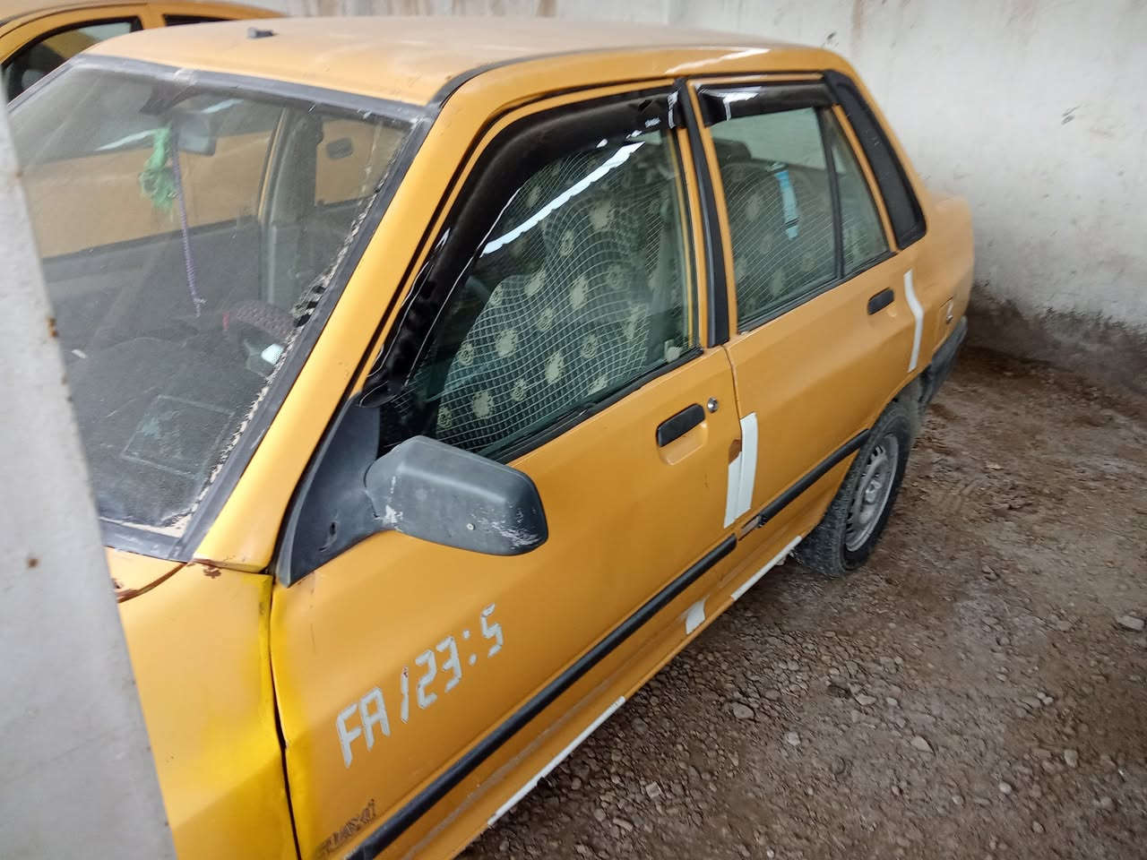 سياره موديل 11 مصفره وسنويه لل27 السعر 22بيه مجال السياره حلوه رقمه بغداد صاحبه يمي تلفون *********** العنوان بابل
