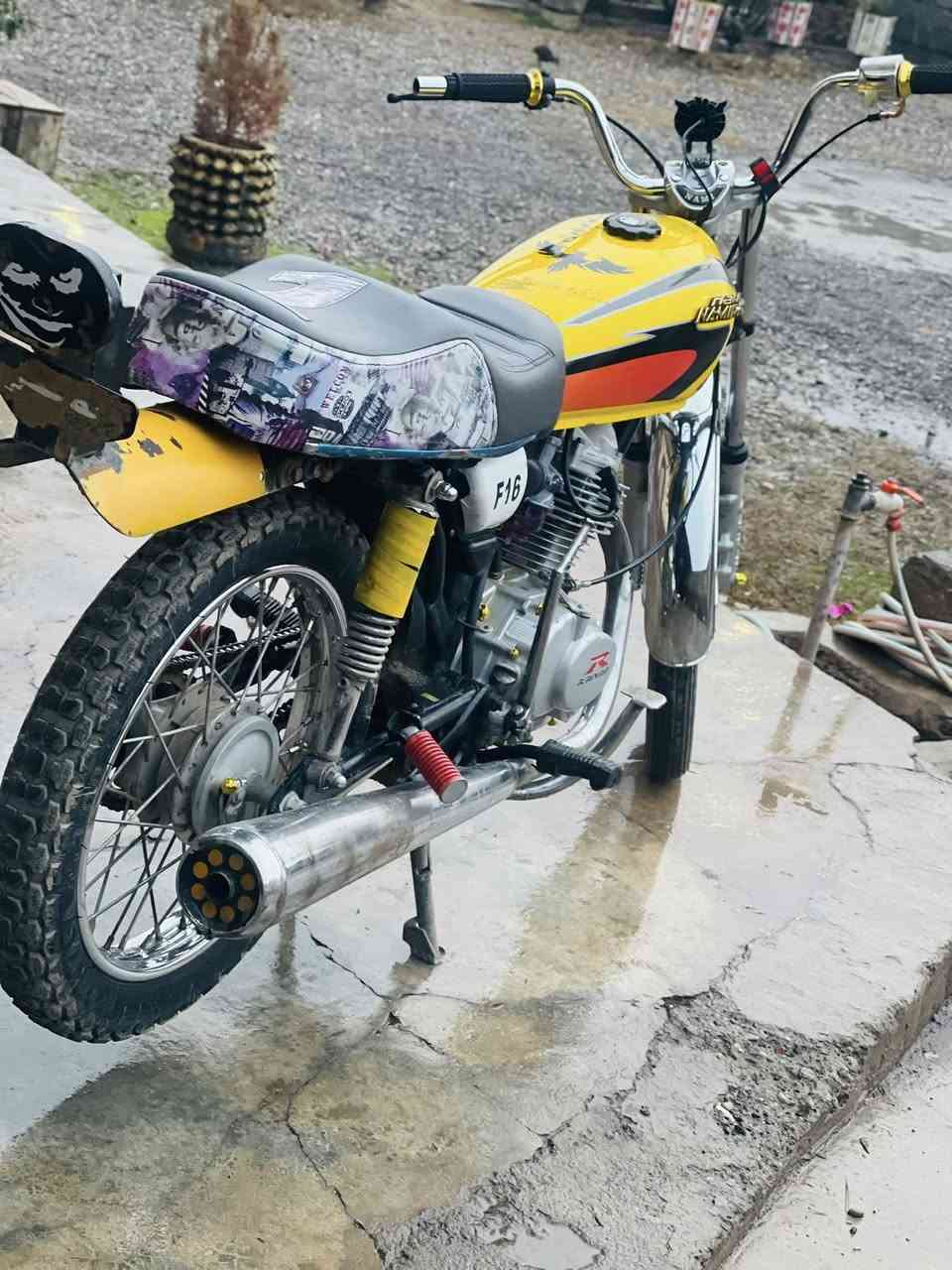 السلام عليكم حربي للبيع 
محرك رابيدو 
نضافه شرط 
موديل 2023
السعر 450 
رقمي ‭٠٧٧١ ١٣٣ ١٧٣٦‬
