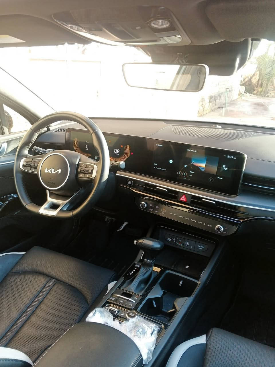 السلام عليكم كي فايف للبيع موديل 2025  واارد امريكي كتاب شهداء السياره بسمي مرقمه وجاهزه رقم قادسيه مكينه2500  السياره بيه قطعه وحده بس بنيد والباقي كفاله ماشيه 7000 السياره فول مواصفات  مكاني ديوانيه السنيه رقم الهاتف ***********
السعر 215 👻🦅🦅
