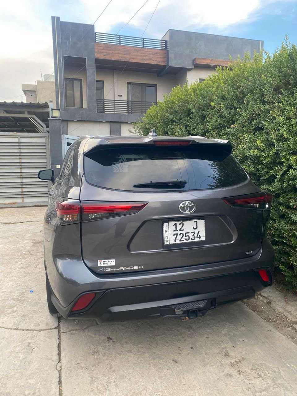 هايلندر للبيع – موديل 2024
 • الفئة: XLE (دخول جديد) سعر مناسب جداً 263 $
 • مسجلة باسمنا: ذوي الشهداء
 • التسجيل: رقم نينوى
 • رقم الشاصي مرفق
 • السيارة مشتراة مع المنشور

الملاحظات:
 • ضرر جاملغ وبنيد سابقًا
 • بعد الفحص تبيّن:
 • الجاملغ الخلفي
 • الباب الخلفي جهة اليمين
مصبوغات كلير من الخارج فقط

المواصفات:
 • كشنات جلد
 • تحكمات قيادة
 • محرك 4 سلندر تيربو
    •      نظام سبورت وأيكو 
هيثم العميري ***********
📞 للاستفسار: ***********
