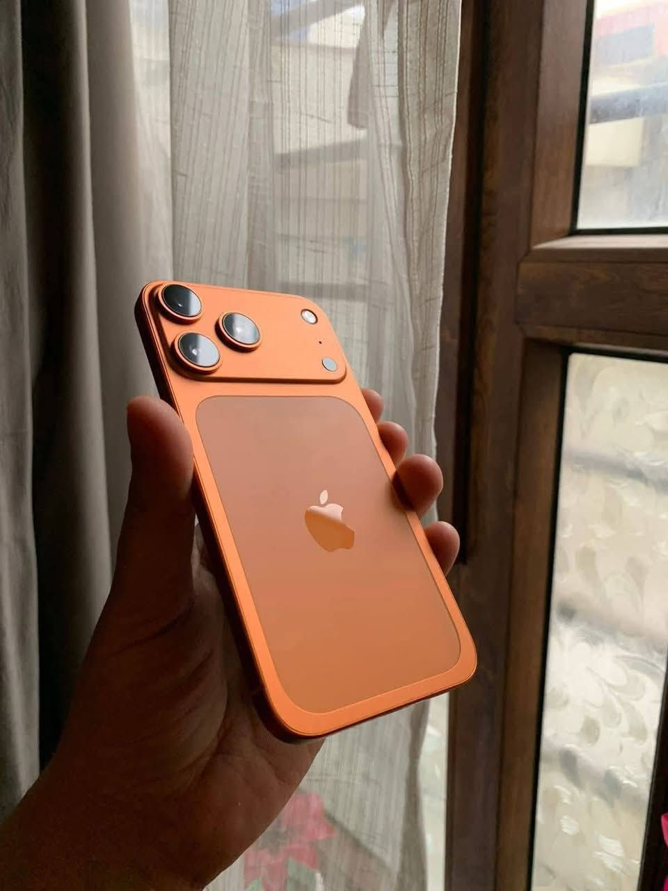 ايفون 11 عادي
محور 17 برو 
ذاكرة 64 دبل سيمكرت 
بطارية 76 اصلية قطارة بشحن جهاز كلة شرط 
فيس ايدي متوقف بسبب التحديث وكلة شرط 
سعر 200 الف بيع فقط 
***********
