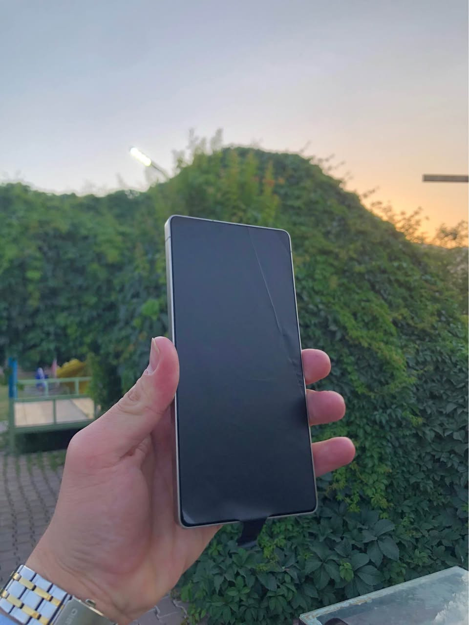 Galaxy samsung s25 Ultra 

مۆبایلە ناوازەو نازدارەکە 
زاکیرە 256 
ڕام 12 
2 sim 
کارتۆن و کامل ئەشیا 
Snap dragon 8 elite
مۆبایلەکە زۆر زۆر پاکە 
پێویست بە وەسف ناکات 
نرخی760 دۆلارو مامەڵە 
***********
واتساپ 📞📞📞📞📞
موشتەری تێل بکە لە خزمەتتام السليمانية, العراق

