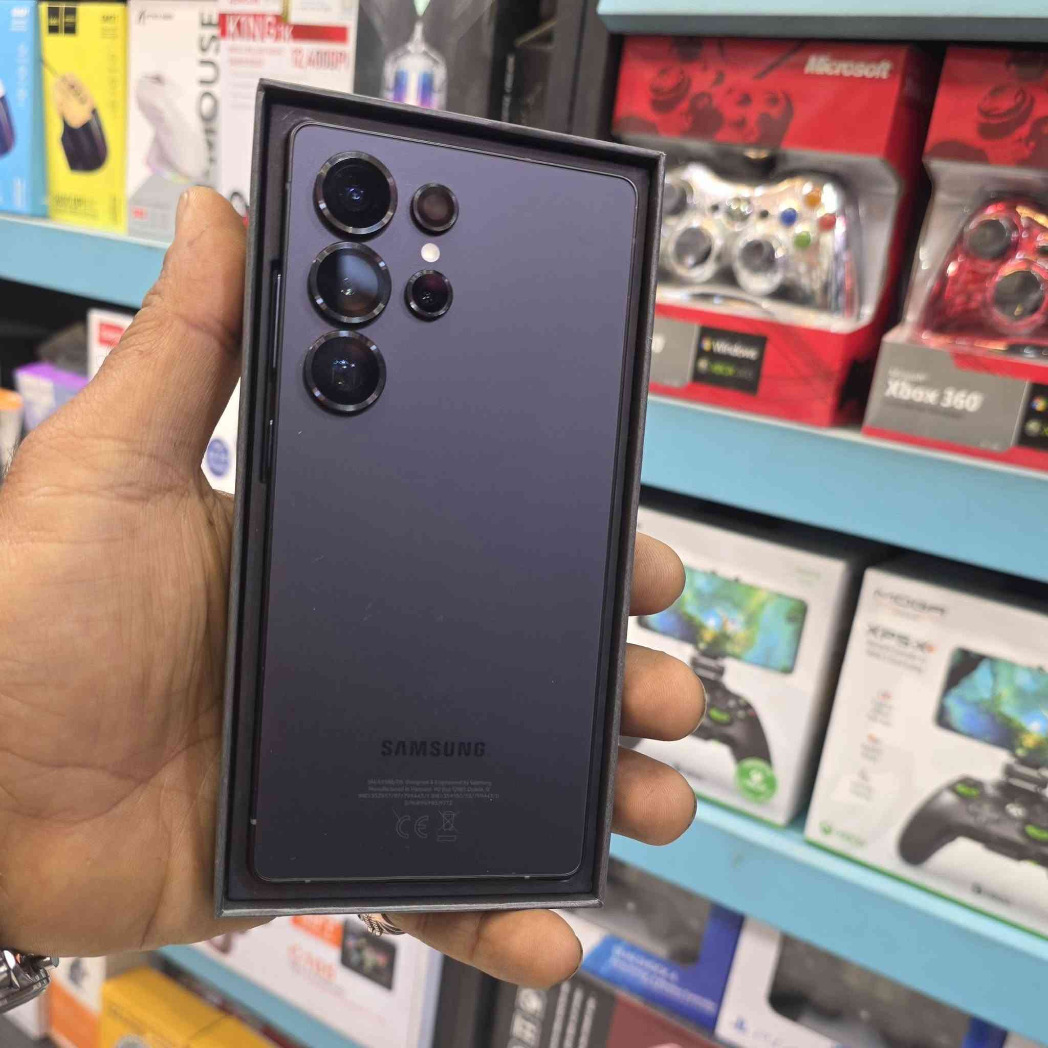 🔥 للبيع 🔥
📱 Samsung Galaxy S25 Ultra
🔹 اللون: أسود  فخم طافي 
🔹 الذاكرة: 256GB
✨ الحالة: شبه جديد (استخدام جدا نظيف )
✨ نظيف جداً بدون أي خدش أو عيب
✨ مكفول من كلشي
✨ مع كامل الملحقات الأصلية (غير مستخدمة) + الكرتون
📸 أداء جبار وكاميرا خرافية لعشاق التصوير
🚀 سرعة وسلاسة عالية تناسب الألعاب والاستخدام الثقيل
📍 الموقع: ( المدحتيه قرب فلكة الساعه ) 
📞 للتواصل: خاص أو اتصال ( *********** )
⚡️ جهاز حديث وبحالة الوكالة

👈👈 للطلب والاستفسار مراسلة الصفحة 👉👉
🌞🌞🌞 الشمس للألكترونيات والألعاب  🌞🌞🌞

PS5🔹️PS4🔹️PS3🔹️360🔹️XBOX🔹️PC🔹️
🎮 اجهزة العاب
🎧 اكسسوارات
📀 اقراص العاب
💸 بيع & شراء & مراوس
⚙️ صيانة جميع اجهزة الگيمنك والجويستك وال PC
💾 تنزيل الالعاب لكافة الاجهزة
ps3-ps4-xbox360-xbox series

🌞🌞🌞 تابع الصفحة لمعرفة أخر العروض 🌞🌞🌞

🕒 اوقات العمل يومياً من الساعة ال9 صباحا ولغاية الساعة 11 ليلاً

📲  واتساب - ***********  📞📞

     🚖🚖 يتوفر توصيل لجميع محافظات العراق 🚖

 عنوان المركز/ بابل الحمزه الغربي /قرب فلكة الساعه 
✔️ ✔️✔️ مجاور شاورما ابو العبد  ✔️✔️✔️👇👇 تابع الصفحة لمعرفة أخر العروض والتحديثات 👇👇
