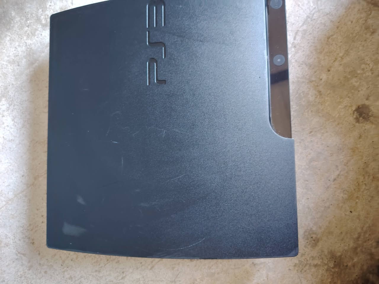 سلام عليكم اخوان
بلي ستيشن 3
سلم مهكر 
بلي ما مستعمل هواي جديد
عنوان دور الزراعه
 عدد الجوستك 2
رقم الهاتف
 ***********
يوجد واتساب 🌟
