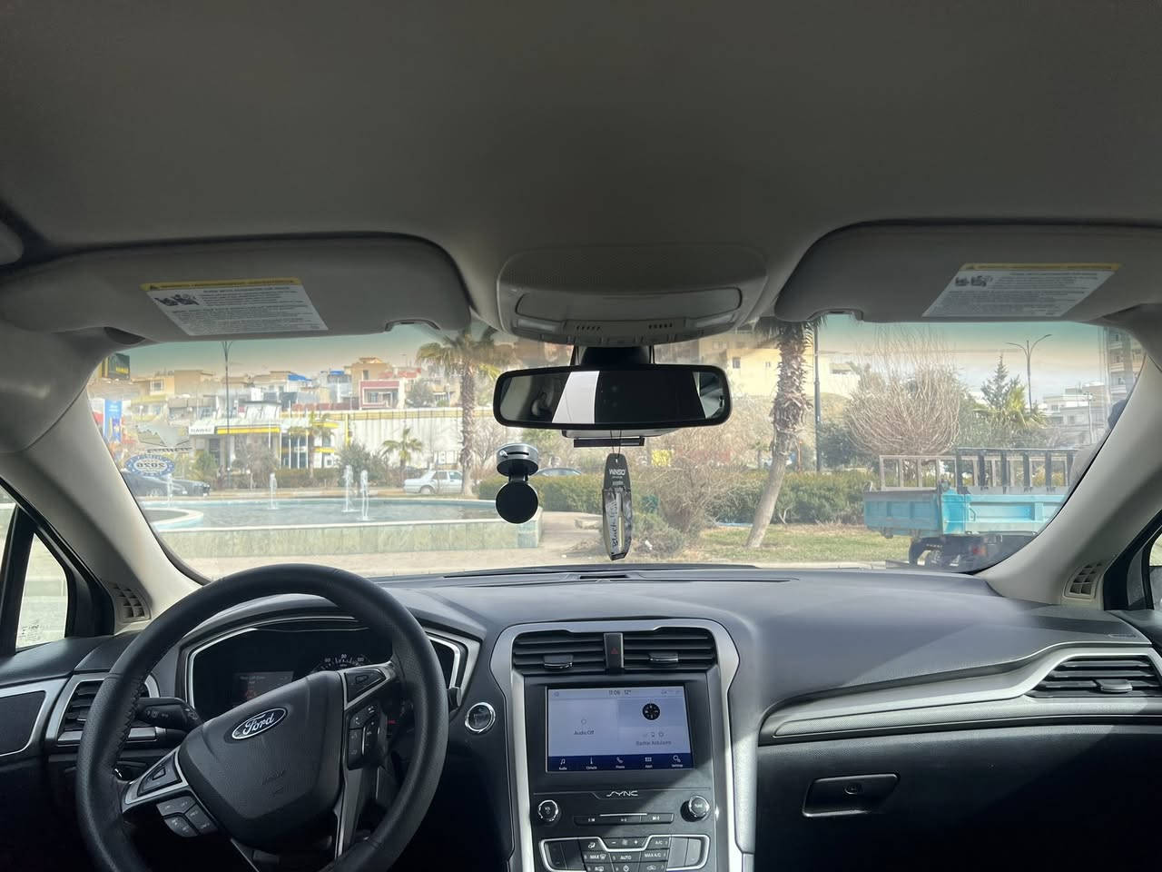 السلام عليكم 
للبيع
فورد فيوجن 2020 Se
المواصفات معروفة 
ماشية 75 الف مل  
السيارة نظيفة كلش
المحرك 1.5
السعر 125 
الضرر فقط لي موضح بالصور
مكان السيارة السليمانية 
***********
