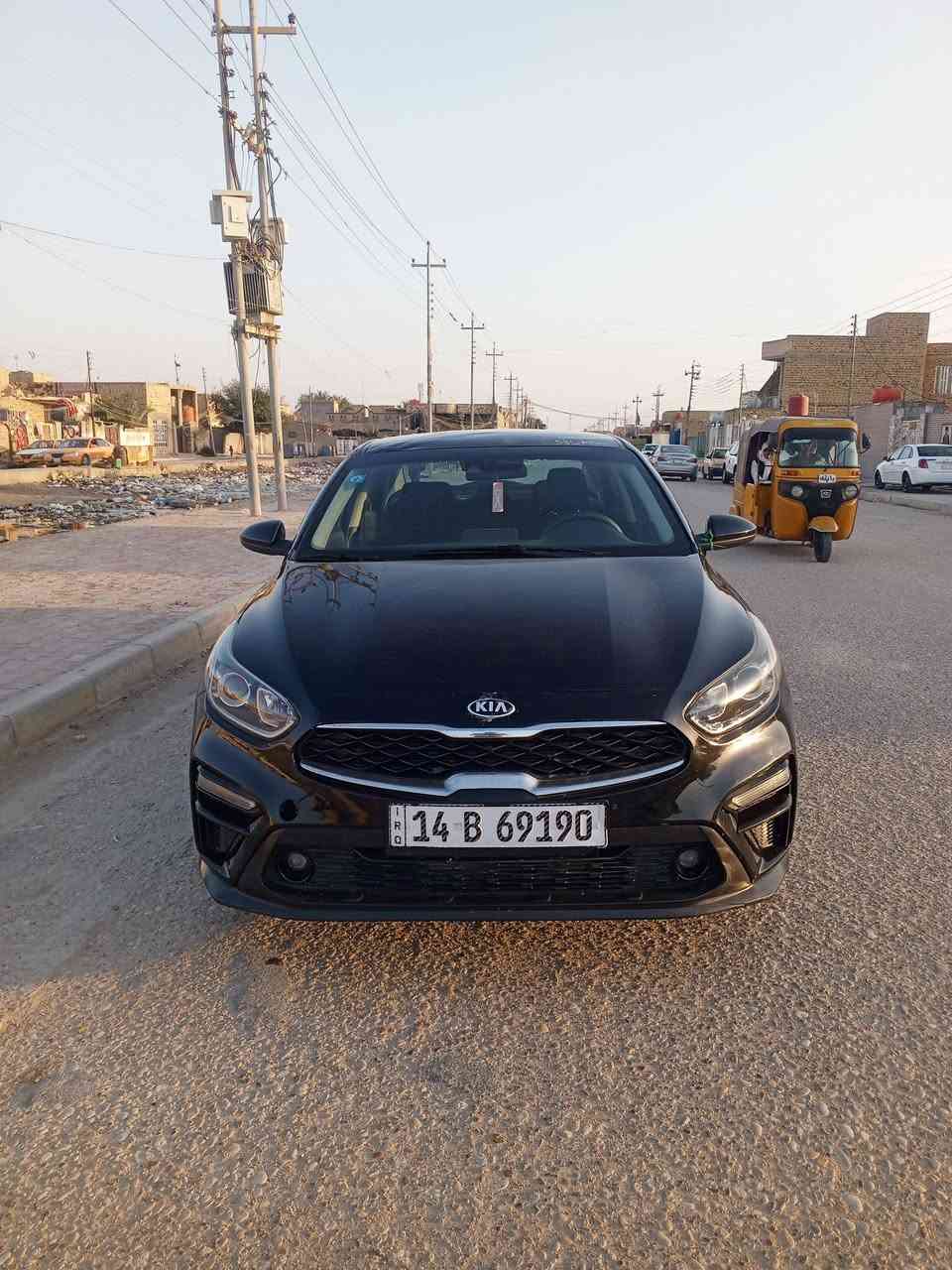 كيا فورتي موديل 21. وأرد امريكي// حادثة جاملغ وبنيد فقط  حره. سنويه ال31 نكليزي / ماشيه 8لاف.حقيقي. سياره. مكينه 2000دوش كير مكينه كفاله كهربائيات حداديه تخم تاير كله شغاله تبريد تحكم ستيرن حساسات.  السعر 👈.  98. وبيها مجال قليل العنوان العمارة 🦅 مكلف بنشر شراي تصل علا صاحبه 📞. ***********
