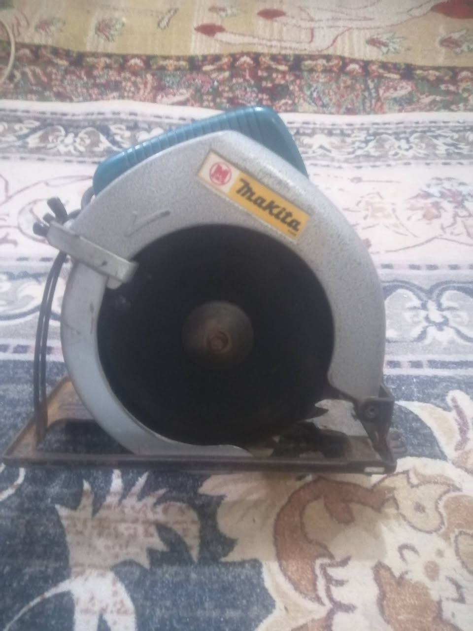 للبيع شغالات على الفحص
كلمن وسعره الاتصال *********** بغداد الحسينيه
