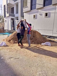 /كادر عمل جاهز تصعيد مواد +تنضيف بيوت حدائق+ تفليش+ دفن نهري +نقل اثاث...
