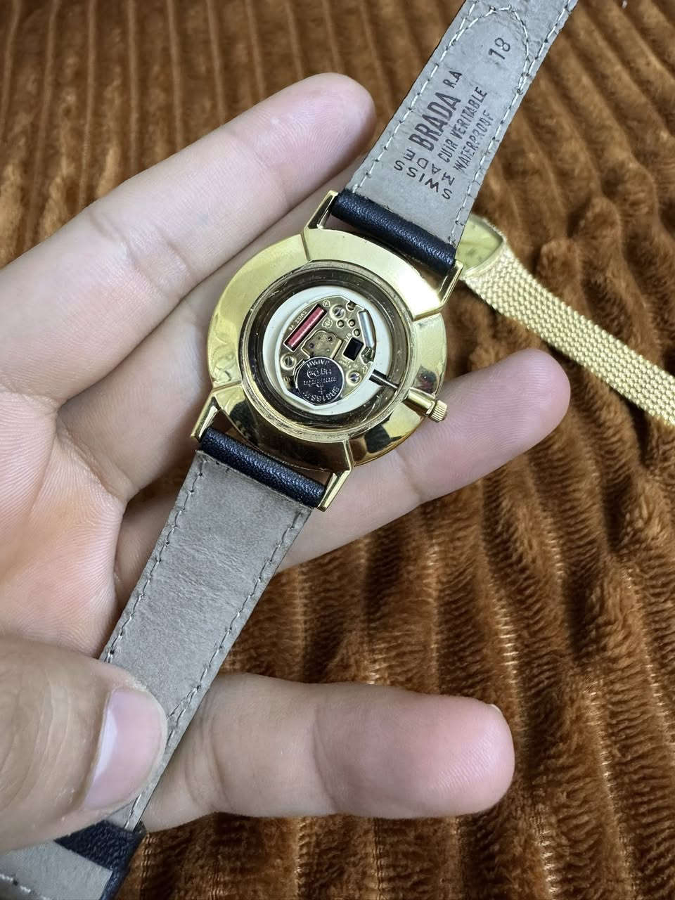 ساندوز سويسري نظافة ممتازة قطر ٣٦ طلاء ذهب ١٠m
80 الف


**إذا كنت صاحب هذا الإعلان وتريد حذفه لأي سبب، رجاءا أرسل رسالة إلى الدعم الفني**